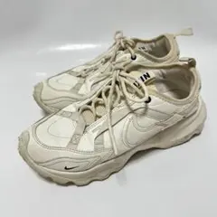 NIKE TC7900 24.5cm ホワイト