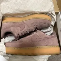 NIKE AIR FORCE 1 スエード23.5cm くすみピンク ガムソール