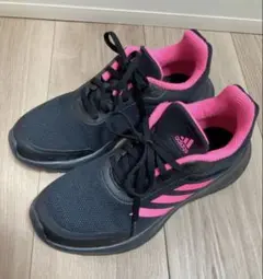 美品　アディダス　スニーカー　ジュニア　レディース　23.5ブラック