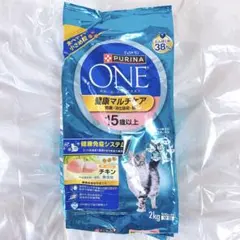 ピュリナ ワン キャット 健康マルチケア 15歳以上 チキン 2kg × 1袋のサムネイル