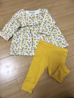 オバイビ　花柄トップスと黄色レギンスセット　9M