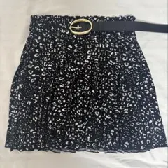 白黒ヒョウ柄フレアスカート