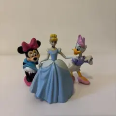 ミニーマウス シンデレラ デイジーダック フィギュア