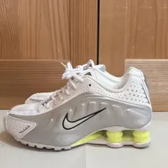 2026年最新】NIke shox ホワイト スニーカーの人気アイテム - メルカリ