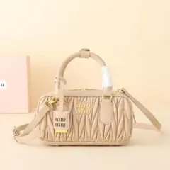 miu miu ベージュ キルティング ショルダーバッグ