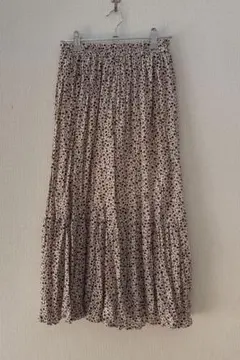スピンズ 小花柄ティアードロングスカートのサムネイル