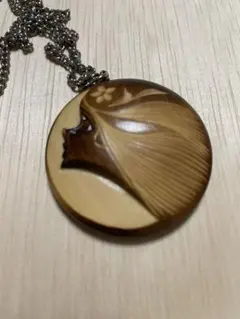 女性横顔 レトロ