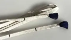 白い帯締め✴︎紺色のより房と紺色のアクセント