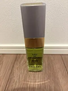 CHANEL N°19 Eau de Toilette グリーン