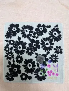 新品未使用　ANNA SUI 花柄タオルハンカチ