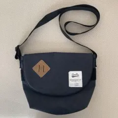 美品　anello メッセンジャーバッグ ダークブルー