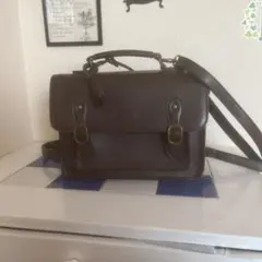 ブラウン フラップ付きショルダーバッグ