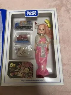 リカちゃん人形とミニカーセット　2012株主優待特別限定