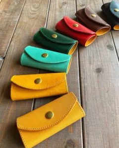 ツートンカラーのコンパクトなレザーキーケース　送料込