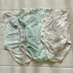 UNIQLOメッシュ素材ベビー肌着 4枚セット（うち3枚60cm、1枚80cm）