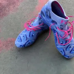 Puma サッカーシューズ FG迷彩柄 青・ピンク