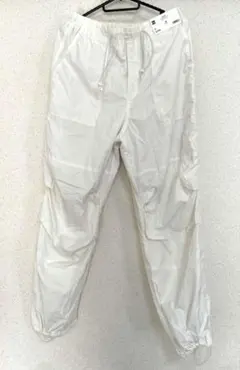 GU テックパラシュートパンツ M ホワイト 新品タグ付き