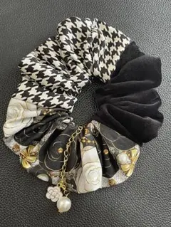 NEW コンサバミックスチャームシュシュ