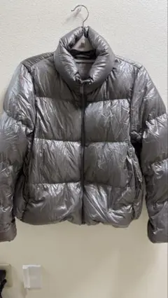 UNIQLO ULTRA LIGHT DOWN シルバー ダウンジャケット