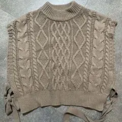 ベージュ ケーブル編み ニットベスト M
