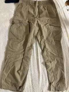 UNIQLO カーゴパンツ ベージュ M