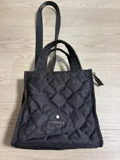 TOCCA ブラック ショルダーバッグ　キルティングミニバッグ