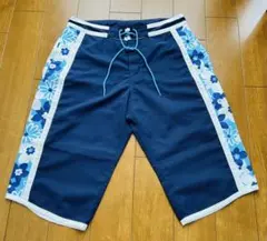 ネイビー 花柄サイドプリント サーフパンツ　ヘリーハンセン