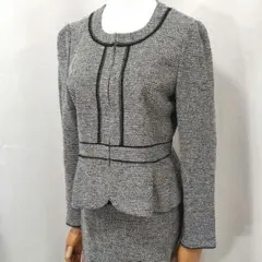 美品　Aylesbury　東京スタイル　スカートスーツ　ノーカラー　９号　M