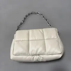 H&M アイボリー キルティング ハンドバッグ