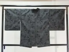 Ｓお仕立て上がり正絹大島紬アンサンブル　黒、グレー、臙脂色地に花柄　羽織