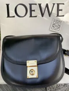 【美品】LOEWE ヴィンテージハーフムーンショルダーバッグ　ブラックのサムネイル