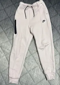 NIKEテックフリースピンク