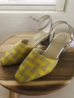 ストラップ付サンダル