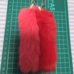ファーキーホルダー 2個セット レッド ピンク