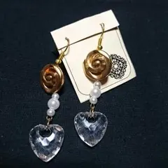 【新作・ハンドメイド】カメリアピアス。.:*:・'°☆シャネル好きな方