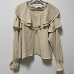 SLY フリルデザイン ベージュ 長袖ブラウス