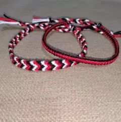 ミサンガ　２本セット　ハンドメイド　浦和レッズカラー