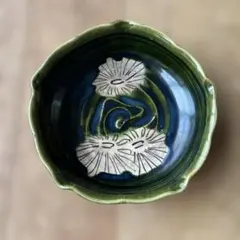 【共箱付】萬古焼 千陶作 菓子鉢 透かし彫り 彫留 大鉢 盛鉢 伝統工芸 菓子鉢 透かし彫り 萬古焼 千陶作 - メルカリ