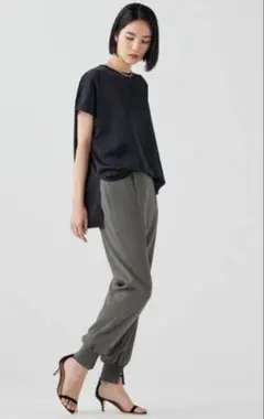 プラステ PLST トリアセブレンドスリットジョガーパンツ タック カーキ　M