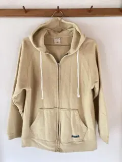 Item thumbnail for item 90864d5f-a3fe-4a22-91ee-560fc53dc1d3