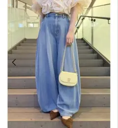 カーブデニムワイドパンツ （LBLU）　サイズ0のサムネイル