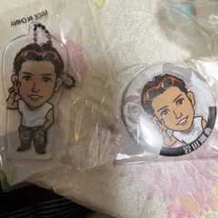 岩田剛典バッジとアクリルキーホルダー