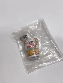 カップヌードル　シンガポール風ラクサ　めじるしアクセサリー
