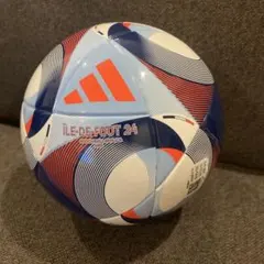 adidas小さいホール