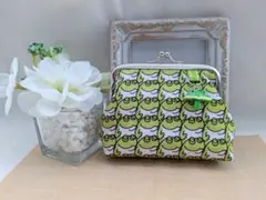 カエルぎゅうぎゅうで可愛すぎる♡がま口　匿名配送　小銭•小物入れ　 ハンドメイドのサムネイル