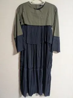zucca オリーブ・ネイビー レイヤードプリーツワンピース