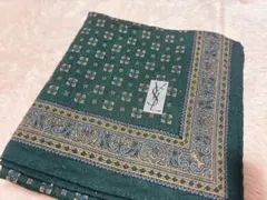 値下げ★美品★ YSL グリーン ハンカチ 装飾的なパターン　イブサンローランのサムネイル