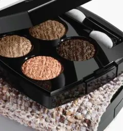 CHANEL レキャトルオンブル ツイード 04 ツイードブランエローズ 新品のサムネイル
