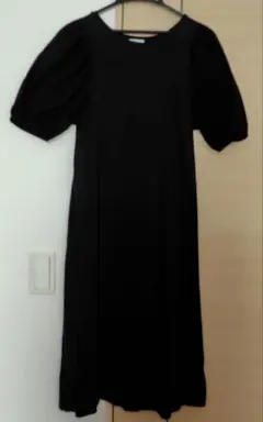 GU黒ワンピース