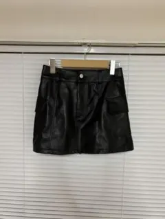 黒 合成皮革 ミニスカート インナーパンツ、ポケット付き